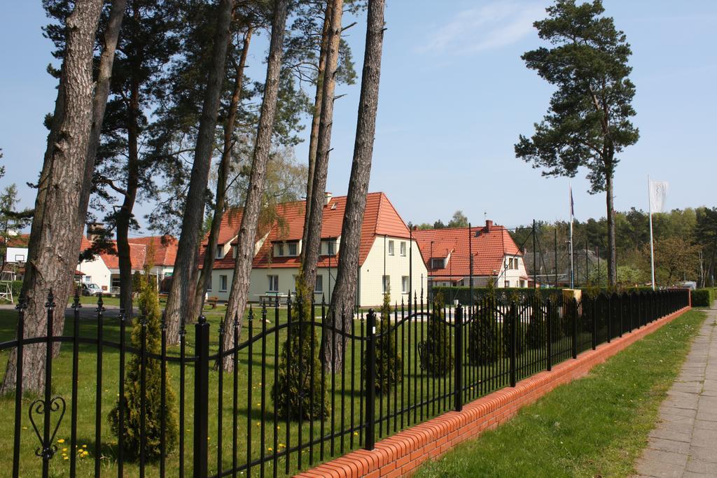 Osrodek Wypoczynkowy Merkury Mrzeżyno Exteriör bild
