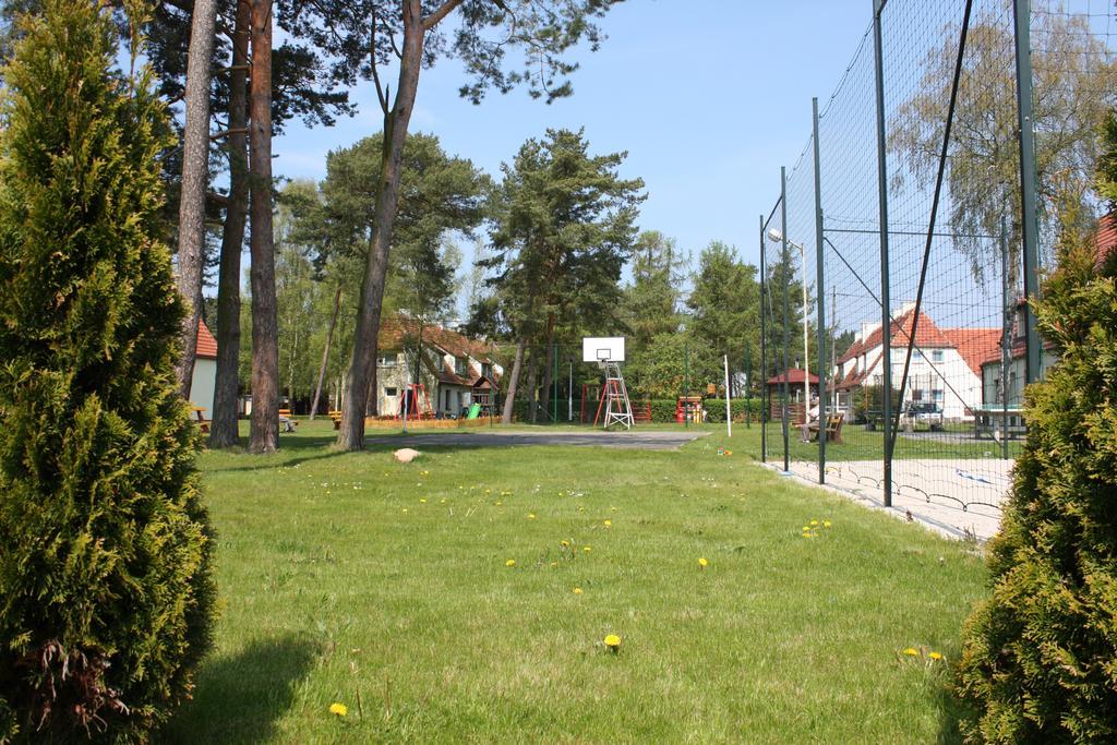 Osrodek Wypoczynkowy Merkury Mrzeżyno Exteriör bild